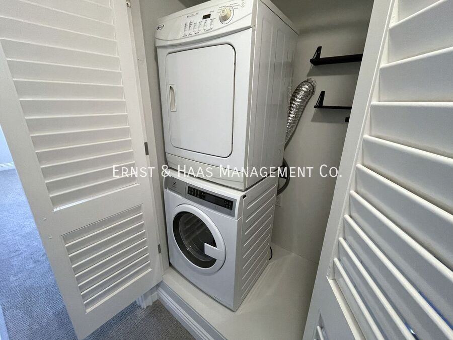 1401 E 3rd St #07 - Photo 7 of 14