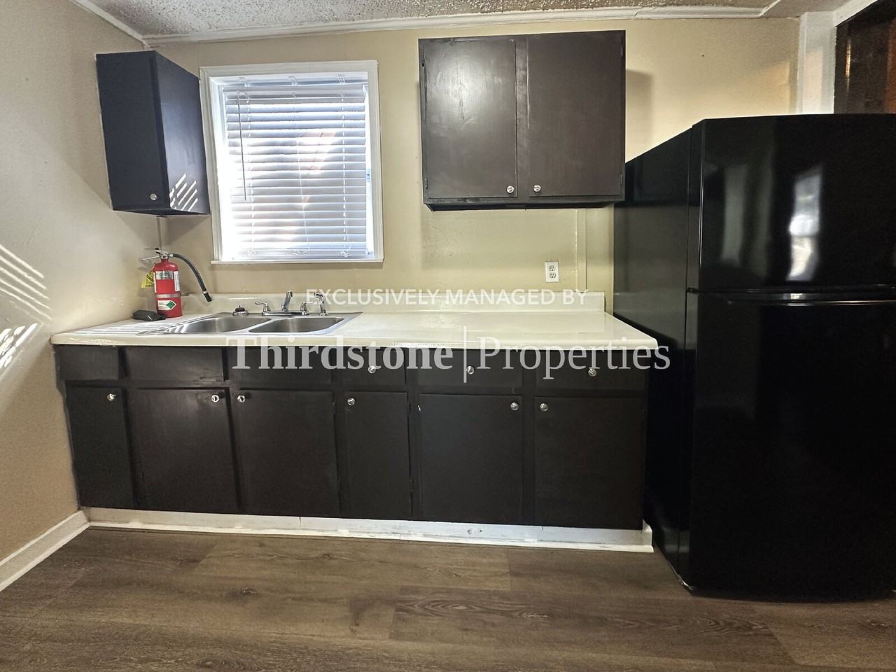 1136 Maynard St - Photo 7 of 20