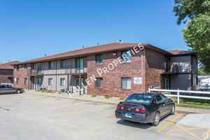 featured image of 901 Syracuse Ave Bldg A #7