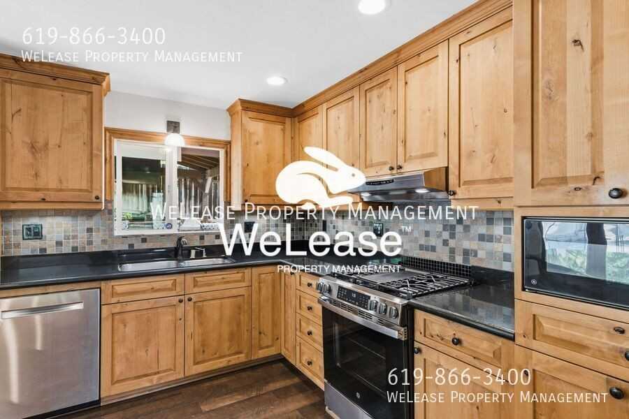 1582 Conway Dr - Photo 3 of 25