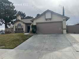 featured image of 1504 W Avenue K11