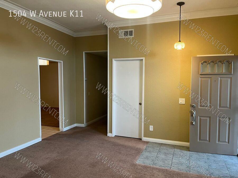 1504 W Avenue K11 - Photo 2 of 27