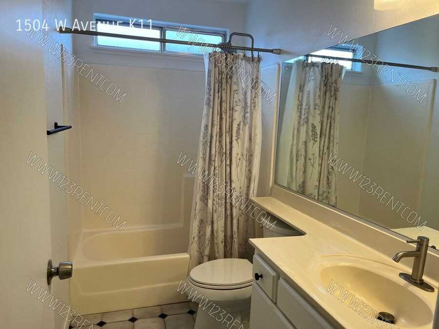 1504 W Avenue K11 - Photo 7 of 27