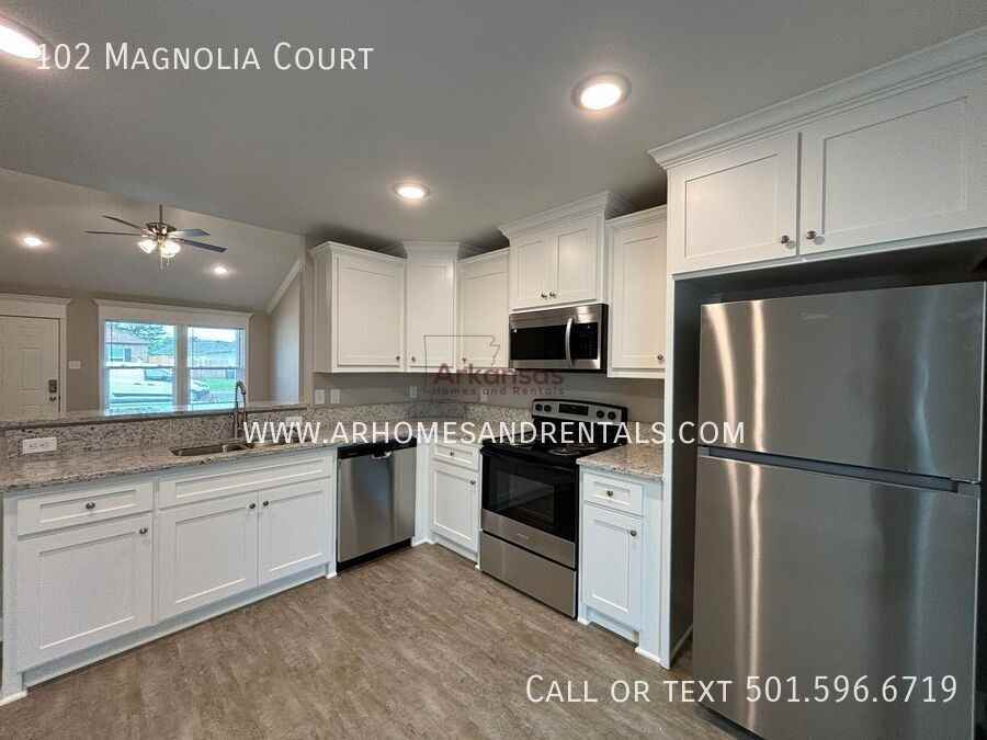 102 Magnolia Ct - Photo 3 of 9