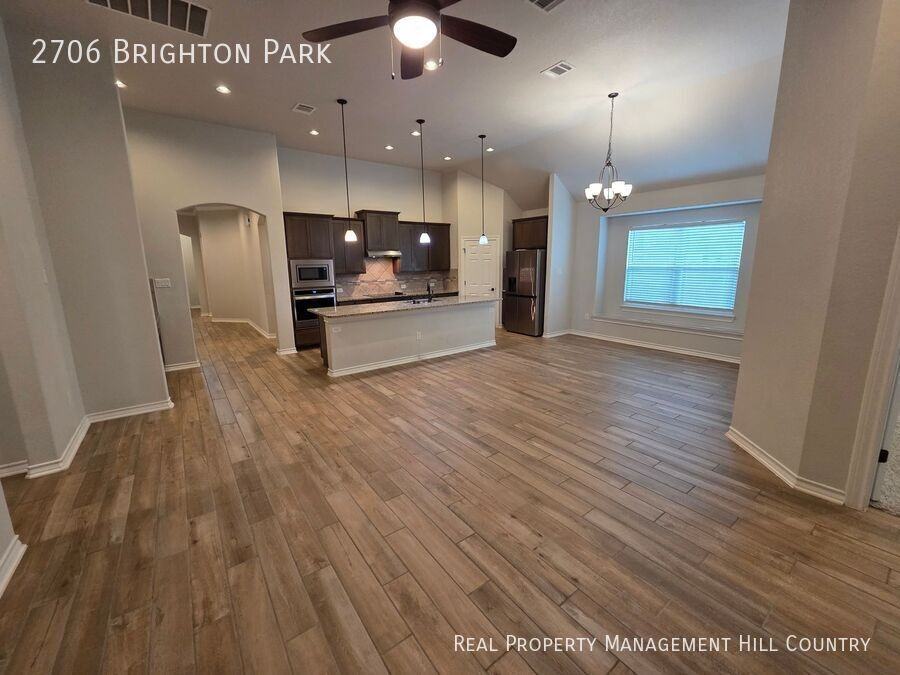 2706 Brighton Park - Photo 5 of 33