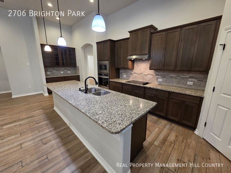 2706 Brighton Park - Photo 7 of 33