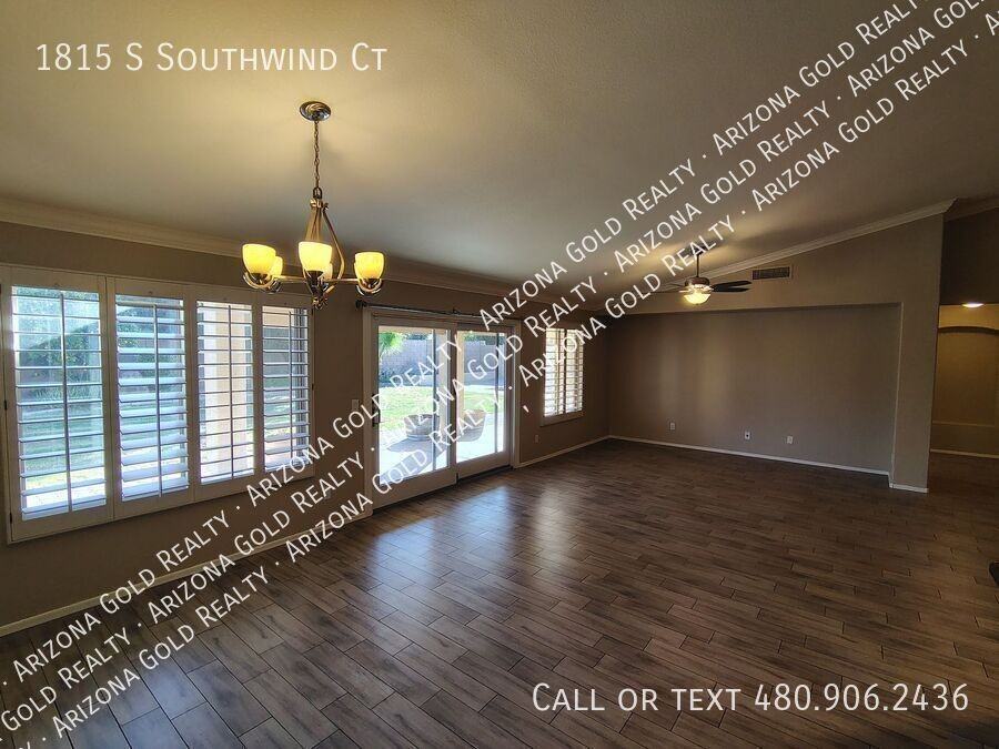 1815 S Southwind Ct - Photo 7 of 36