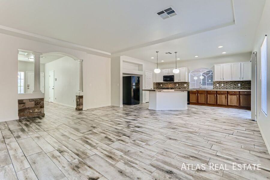 9992 Mills Reef Ct - Photo 5 of 33