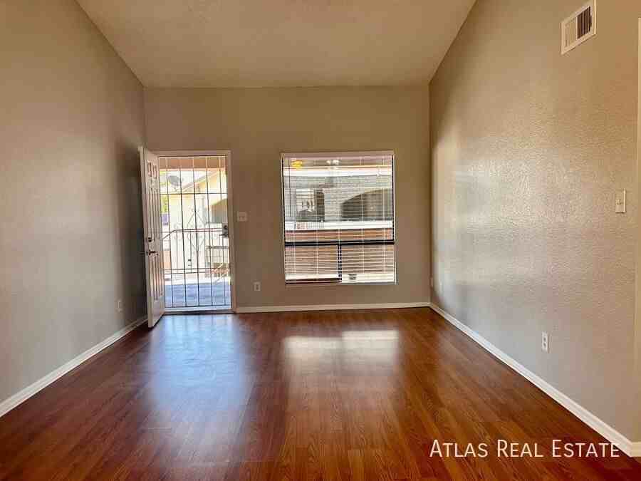 465 W Ivyglen St #206 - Photo 2 of 11