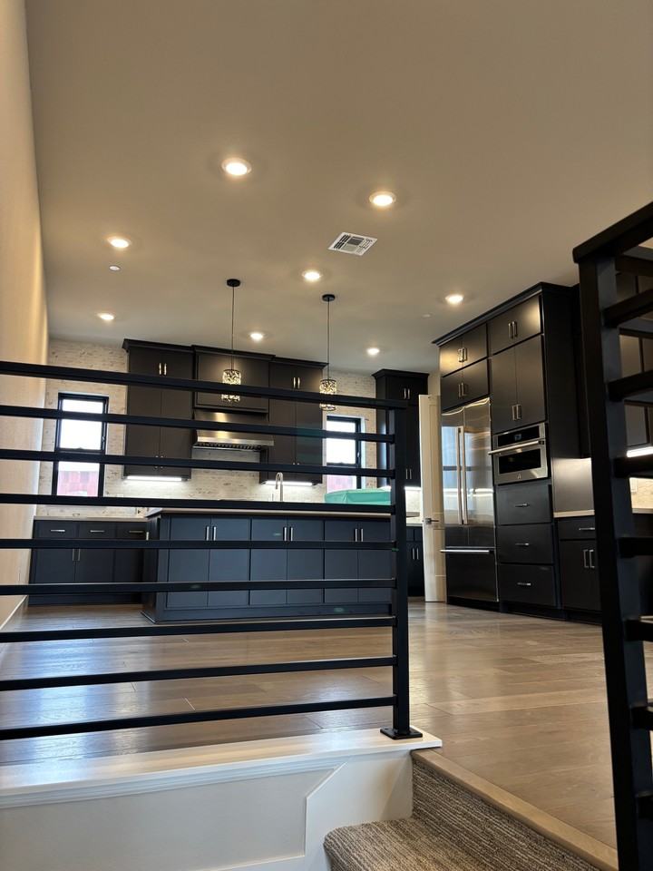 121 8th St #1 - Photo 3 of 27