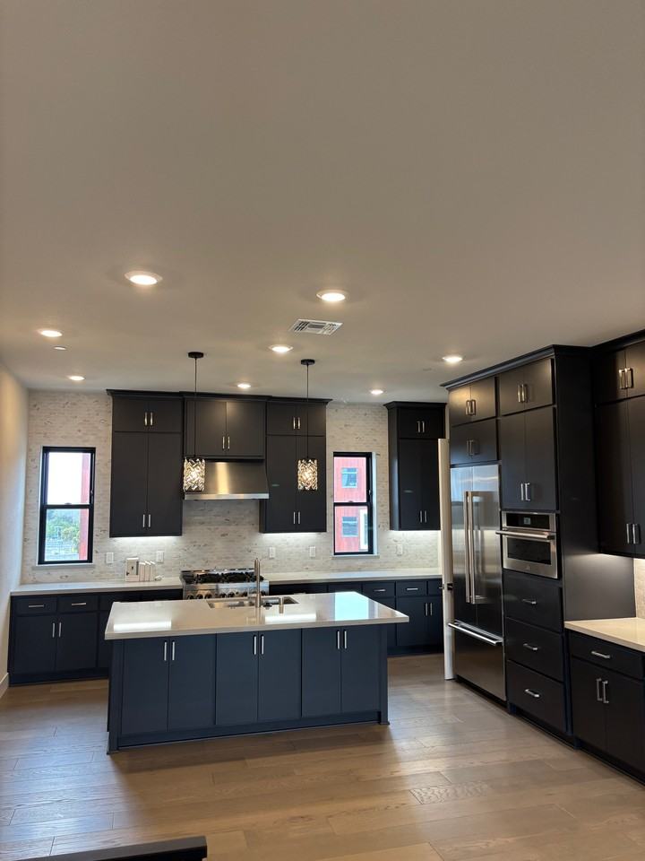 121 8th St #1 - Photo 4 of 27