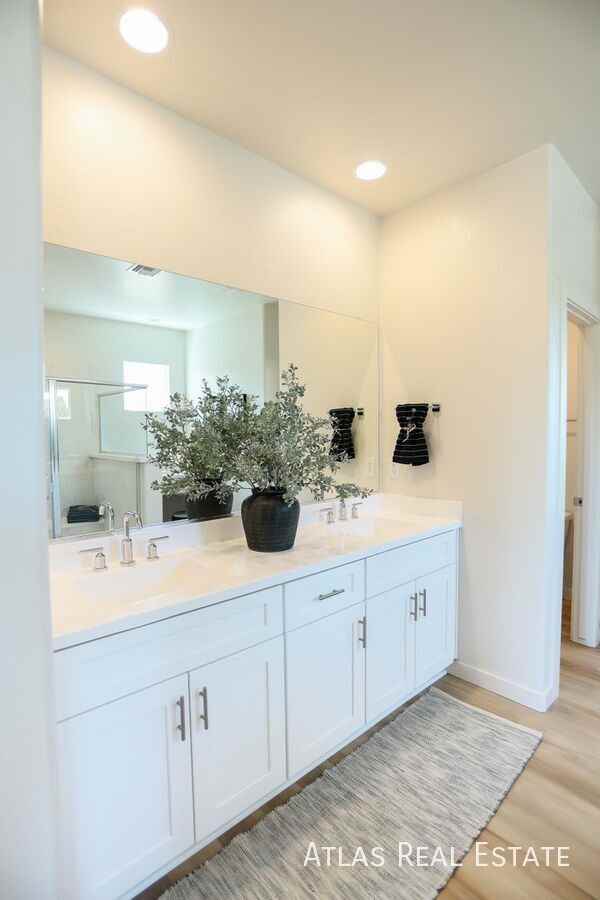 1114 W Audrey Ln - Photo 3 of 10