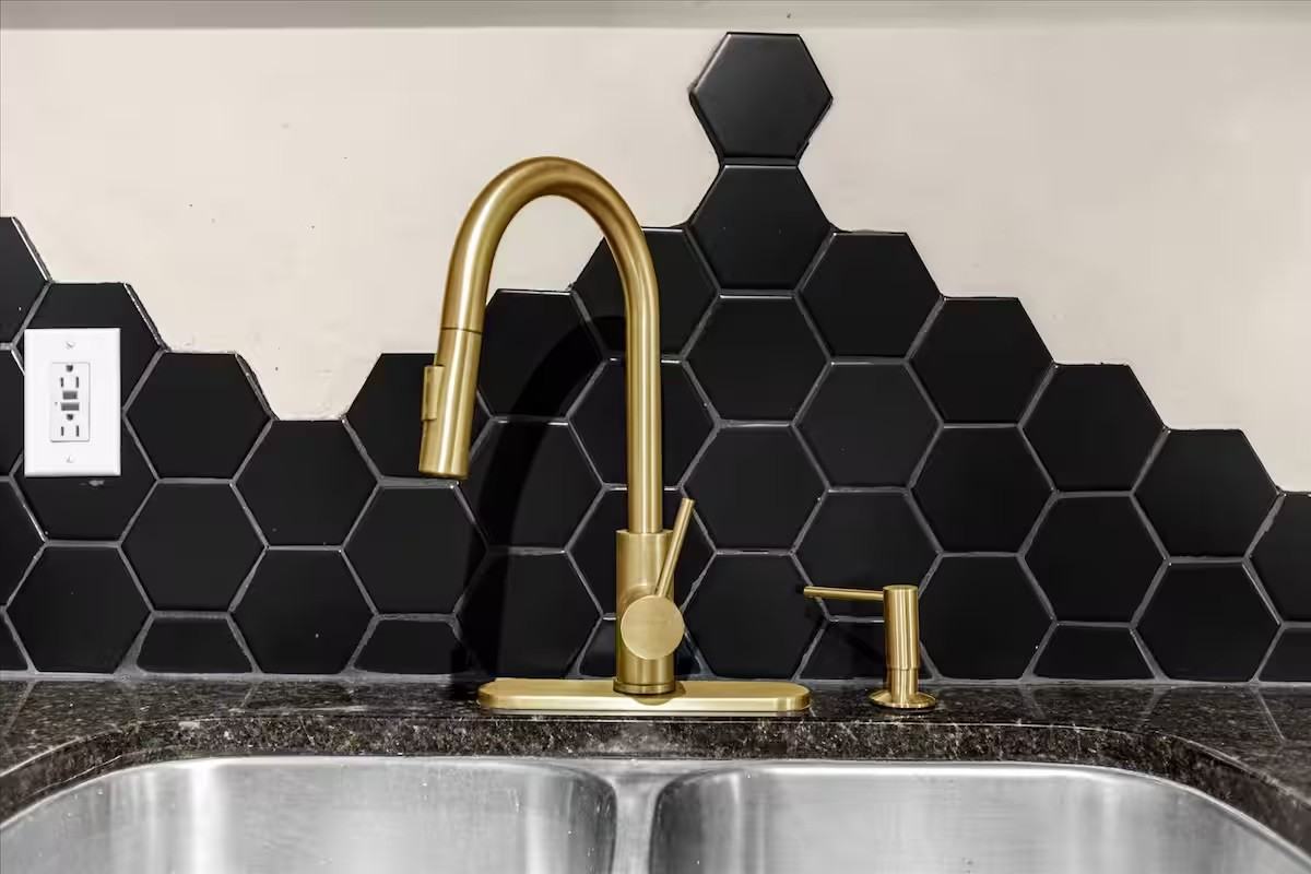 1916 Garvin St #1 - Photo 7 of 30