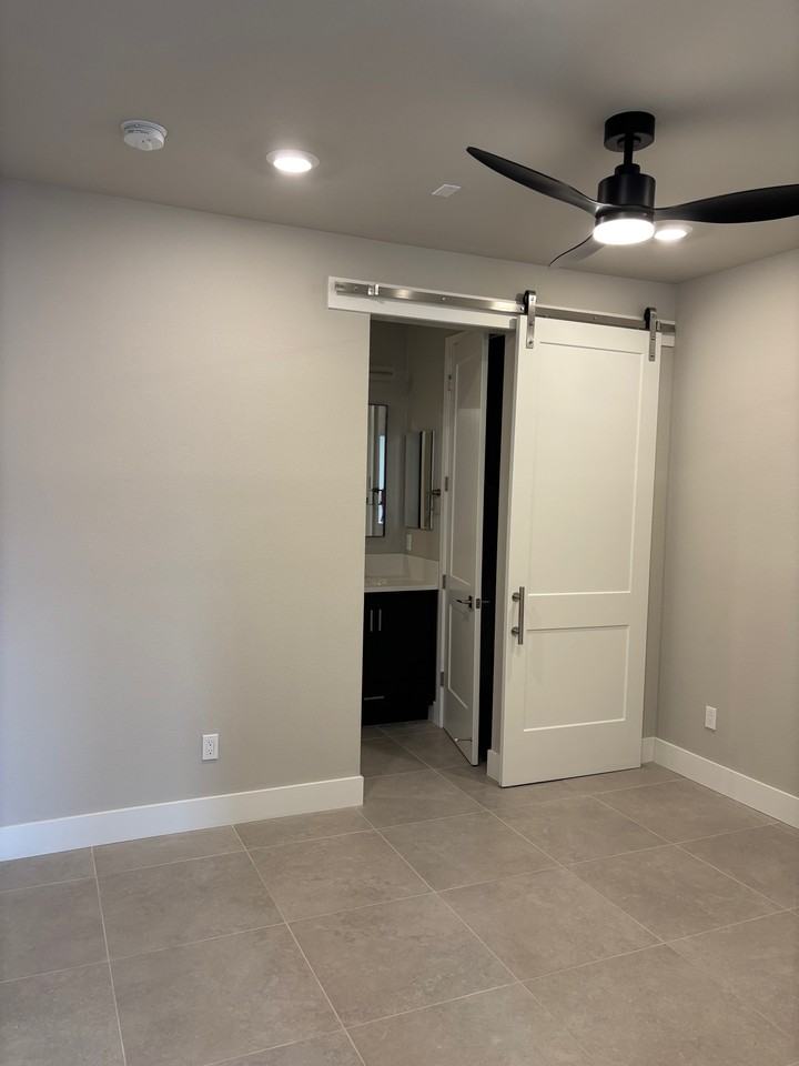 121 8th St #2 - Photo 4 of 8