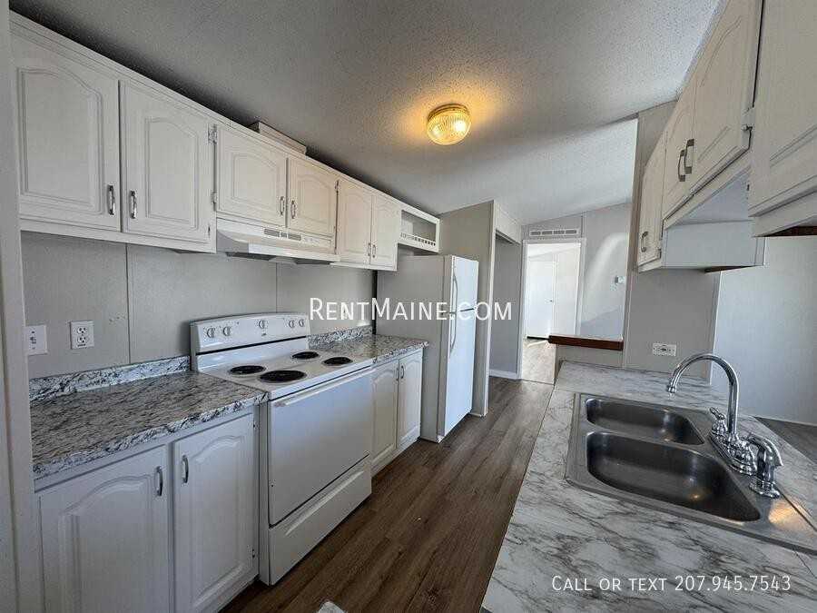 125 F St - Photo 2 of 13