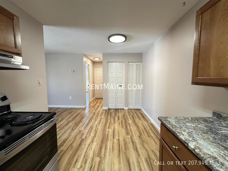50 Longrale Park Apt C - Photo 2 of 15