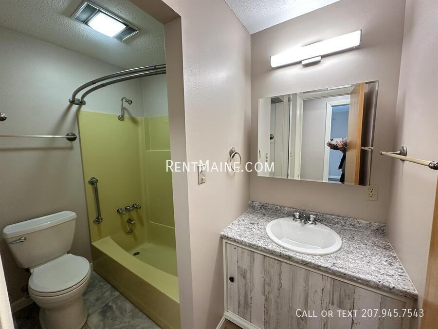 50 Longrale Park Apt C - Photo 7 of 15