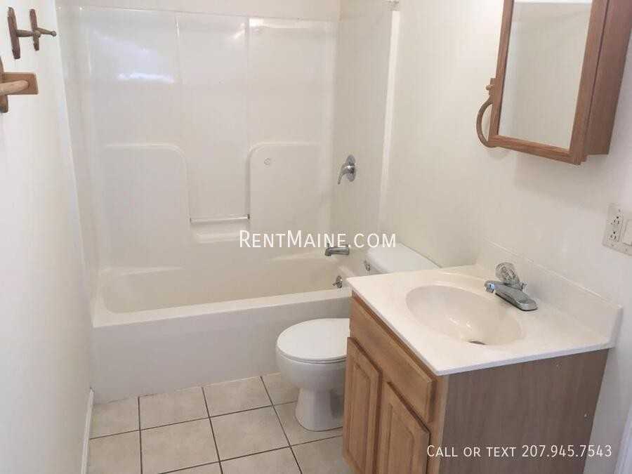 1833 Hammond St #4 - Photo 4 of 12