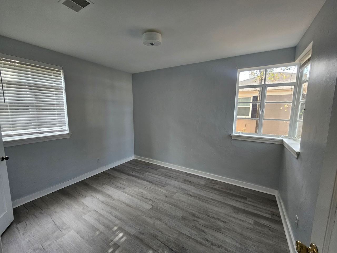 701 Karlaney Ave - Photo 6 of 8