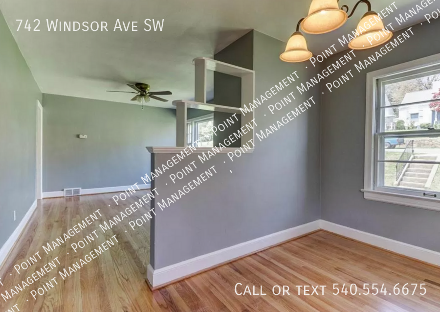 742 Windsor Ave Sw - Photo 4 of 17