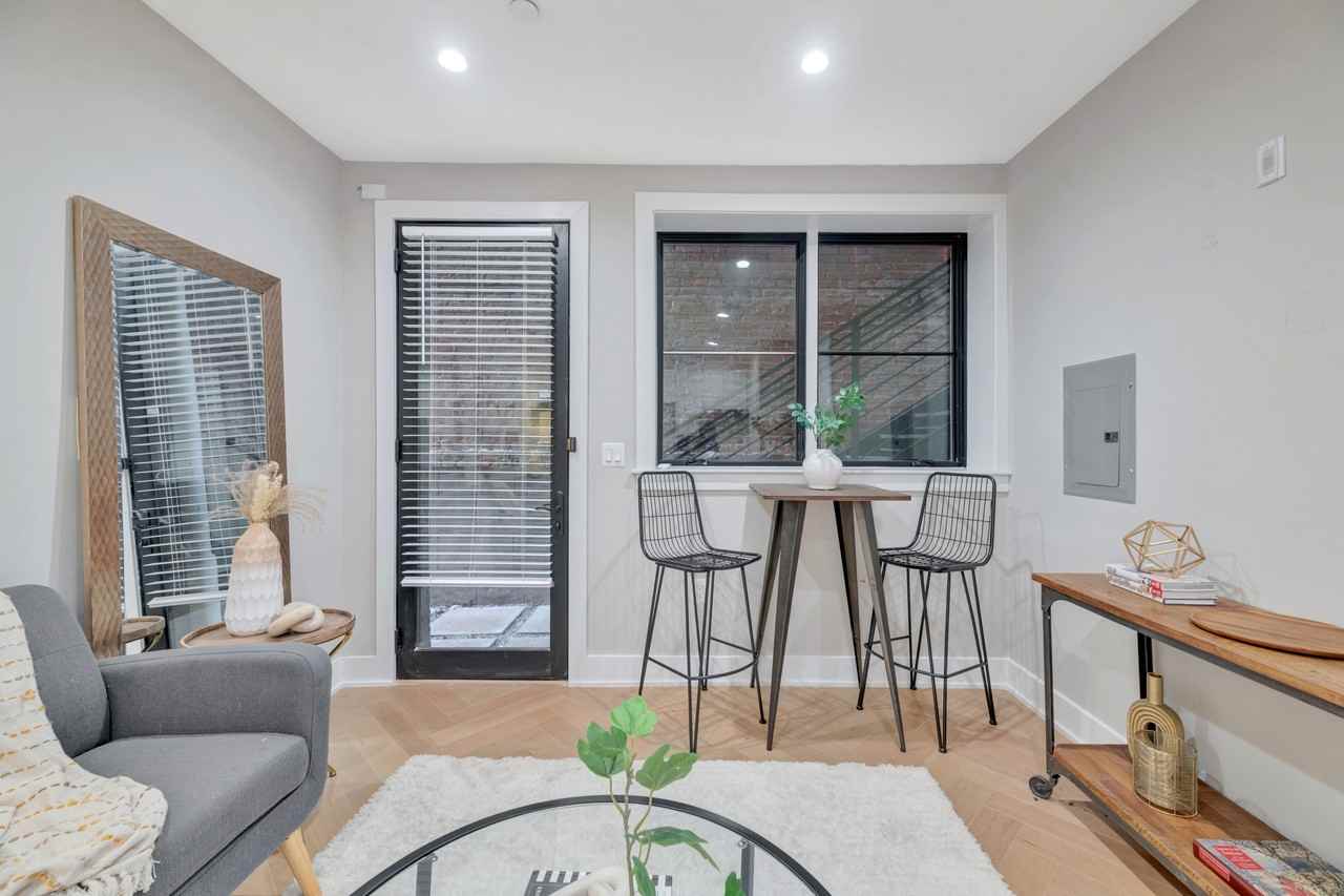 1225 11th St Nw #1 - Photo 5 of 18