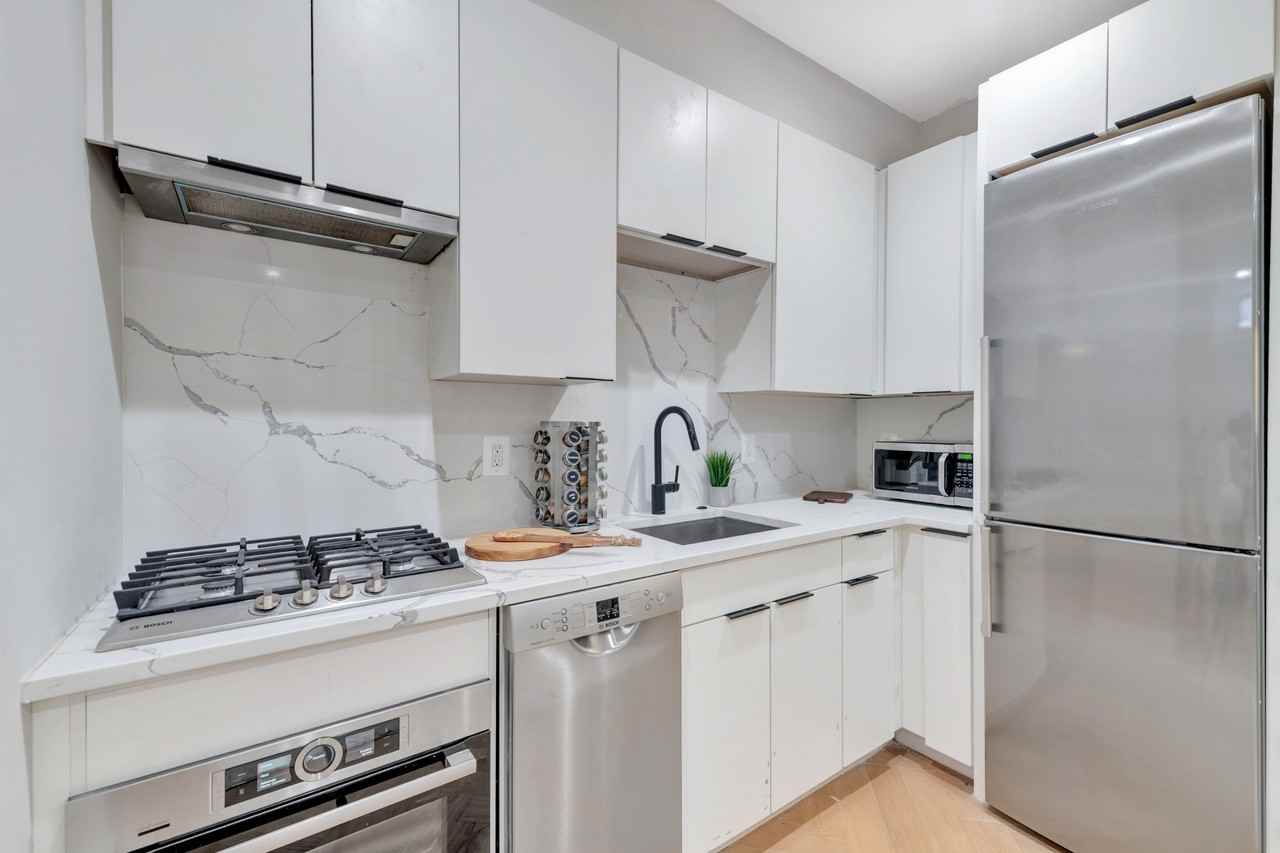 1225 11th St Nw #1 - Photo 6 of 18