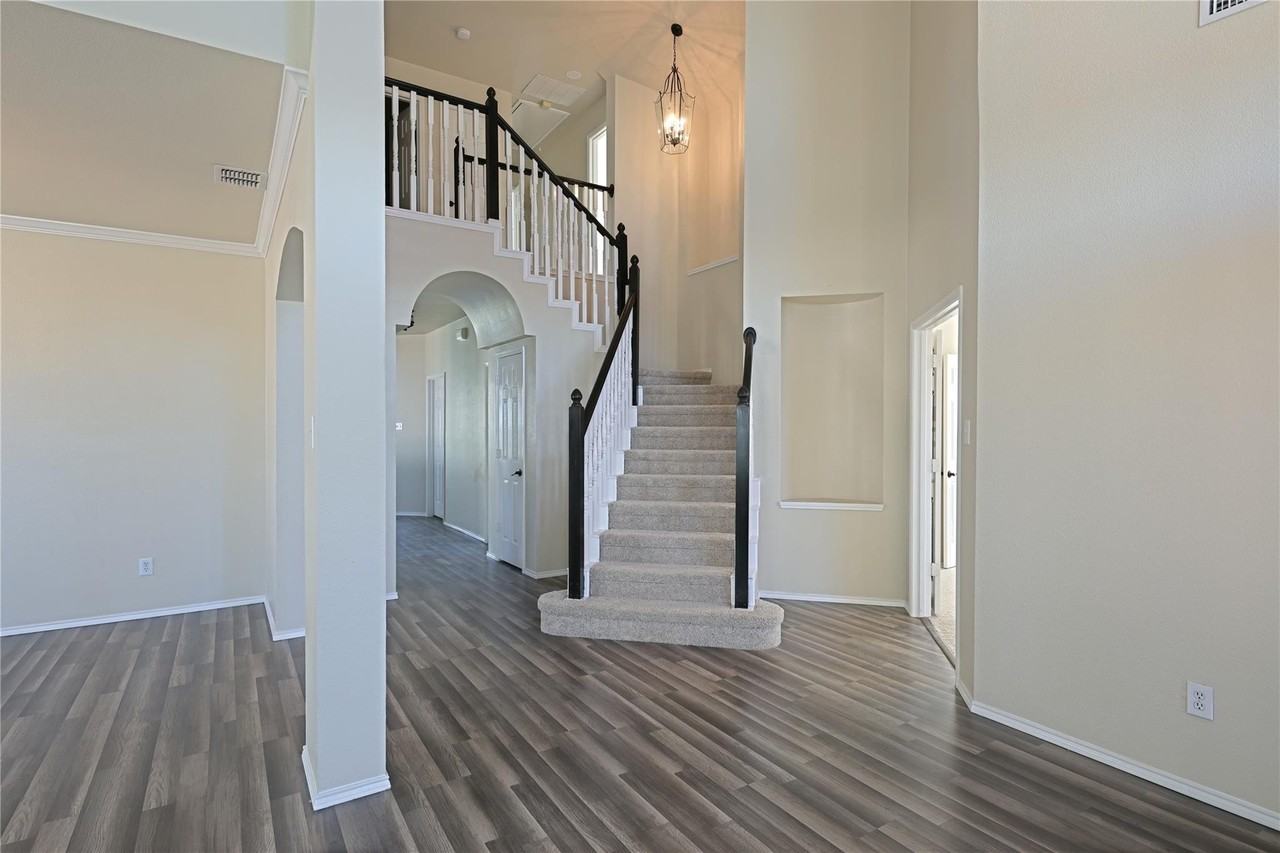 4324 Biscayne Dr - Photo 3 of 21