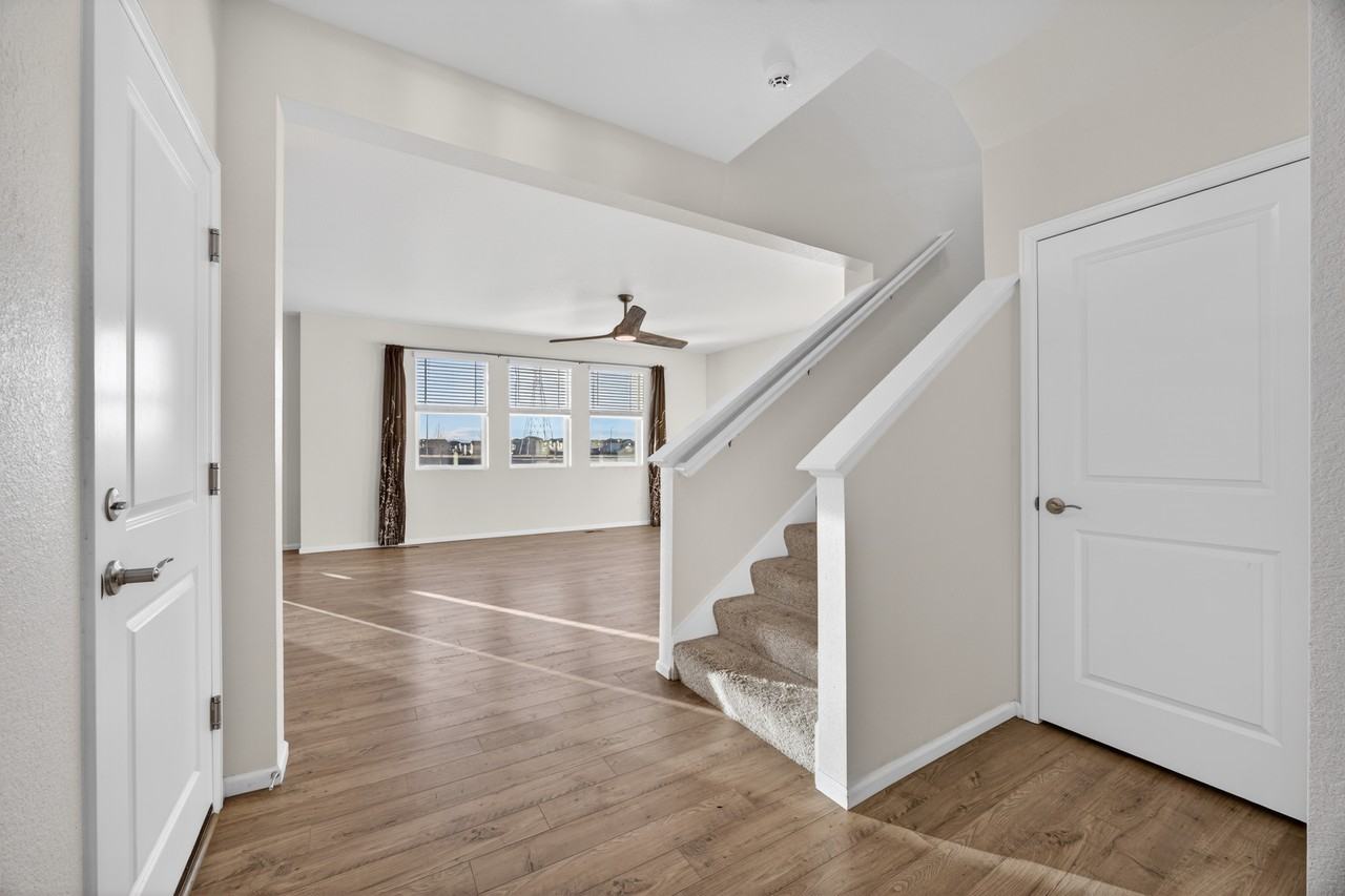 221 S Quantock St - Photo 2 of 26