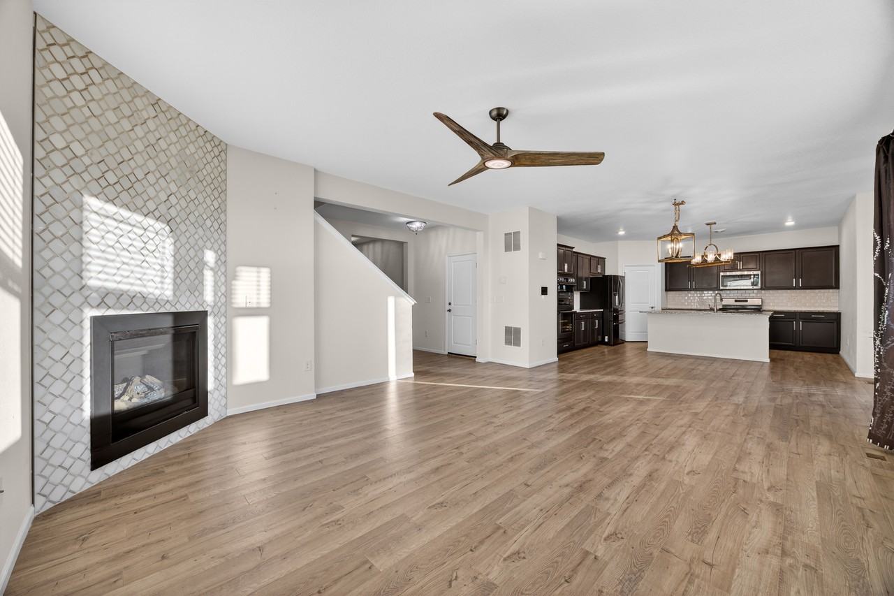 221 S Quantock St - Photo 5 of 26