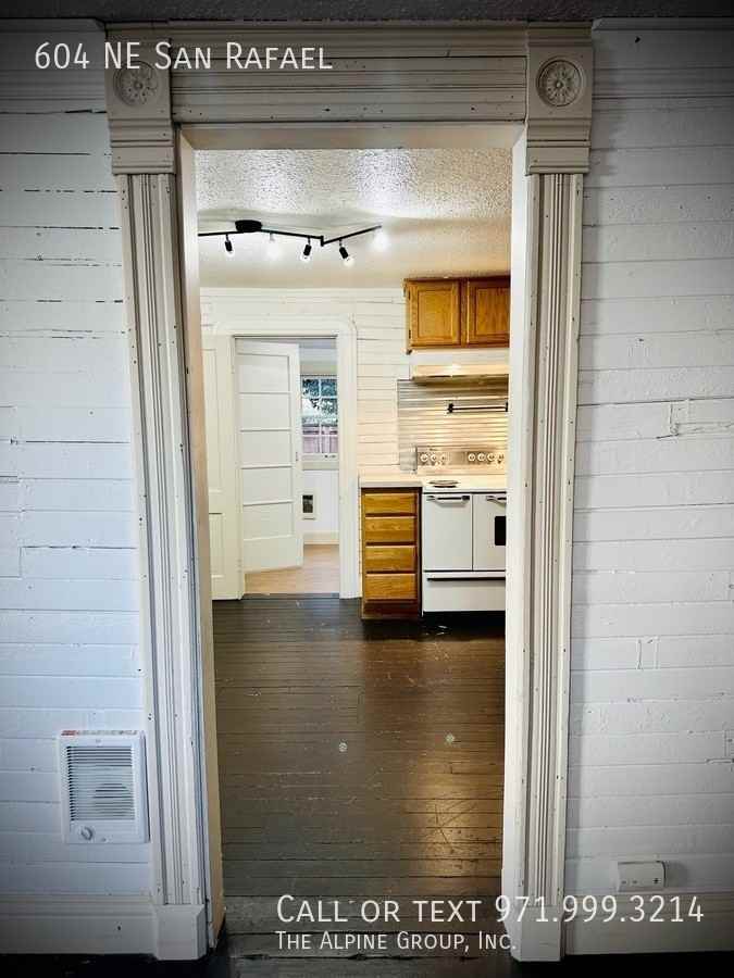 604 Ne San Rafael St - Photo 5 of 29