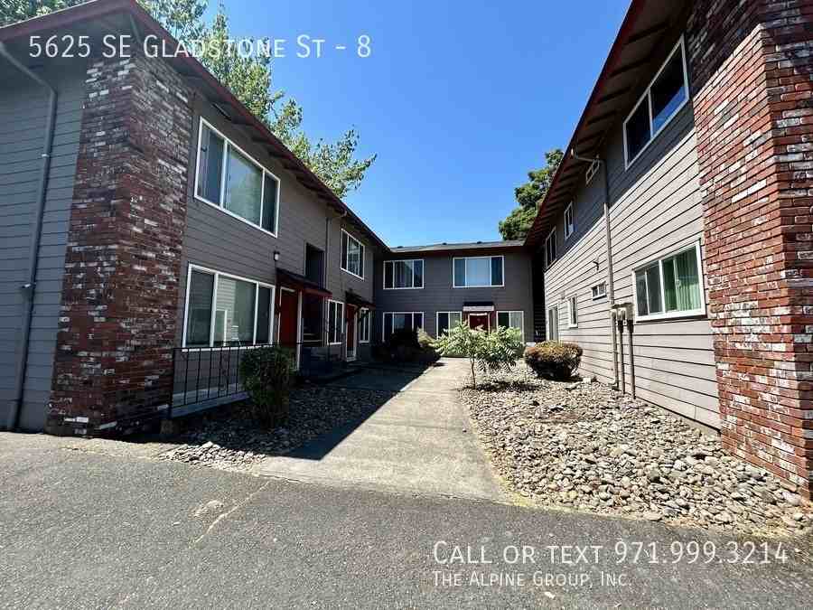 5625 Se Gladstone St #8 - Photo 2 of 17