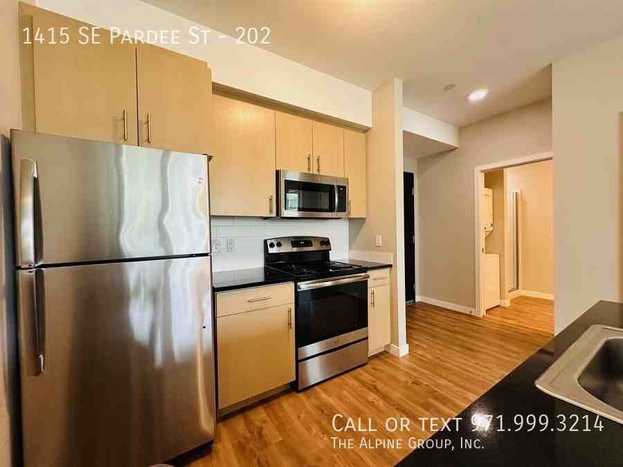 1415 Se Pardee St #202 - Photo 6 of 40