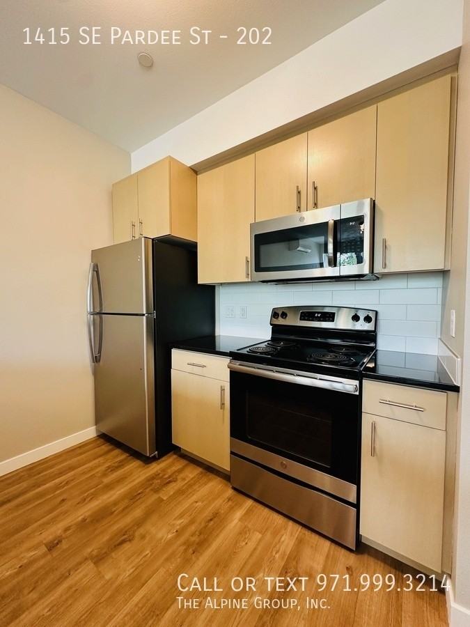 1415 Se Pardee St #202 - Photo 7 of 40