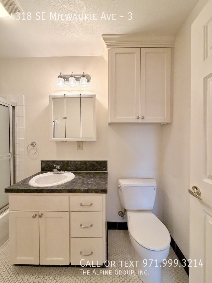 4318 Se Milwaukie Ave #3 - Photo 3 of 15