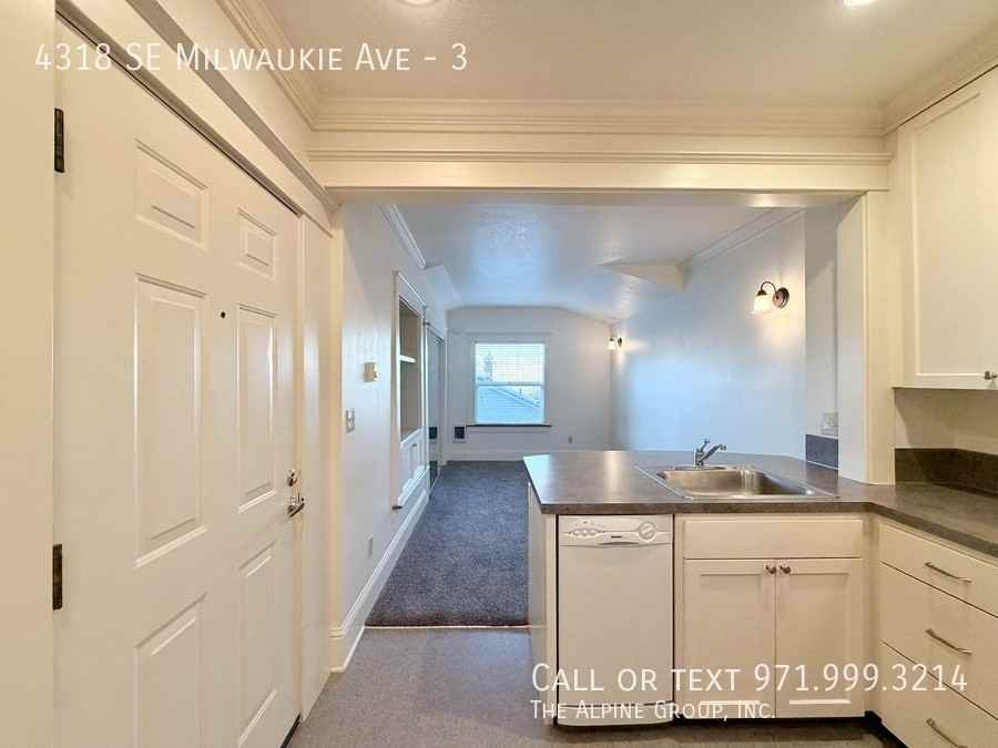 4318 Se Milwaukie Ave #3 - Photo 7 of 15