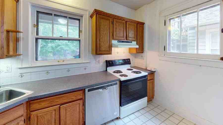 815 Dewey Ave #815DEW - Photo 2 of 16