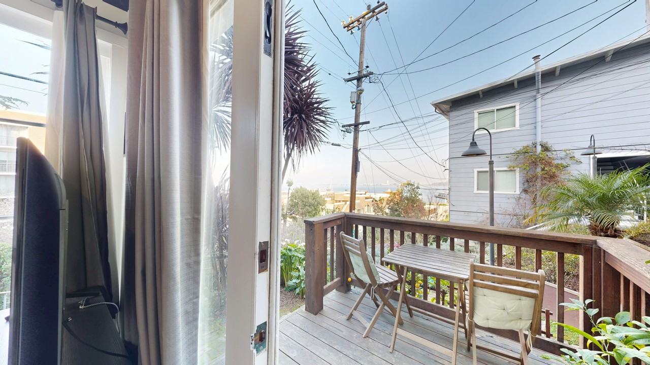 237 Greenwich St - Photo 5 of 13