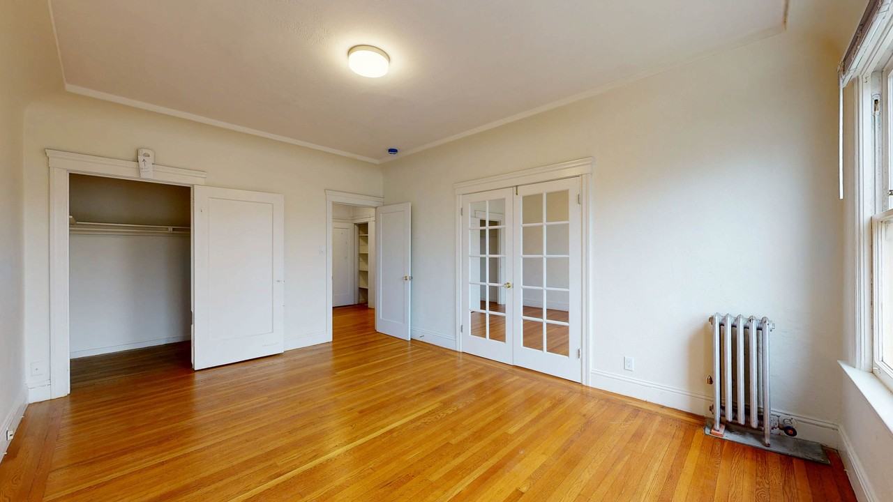 1616 Golden Gate Ave #10 - Photo 6 of 15