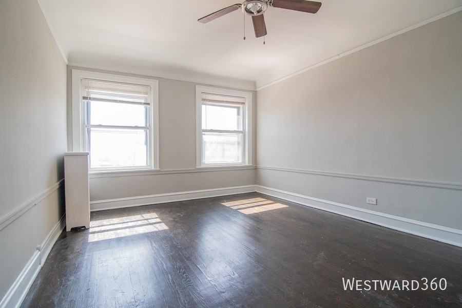 2445 W Rosemont Ave #3 - Photo 4 of 9