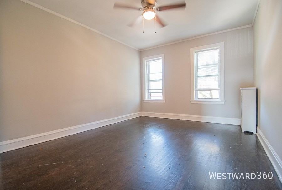 2445 W Rosemont Ave #3 - Photo 5 of 9