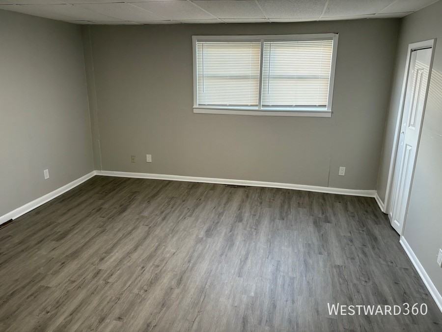 5001 Magoun Ave #1F - Photo 2 of 7