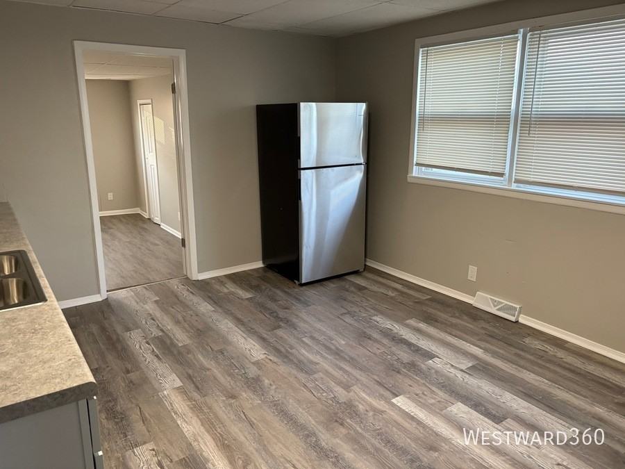 5001 Magoun Ave #1F - Photo 5 of 7