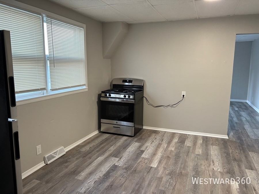 5001 Magoun Ave #1F - Photo 7 of 7