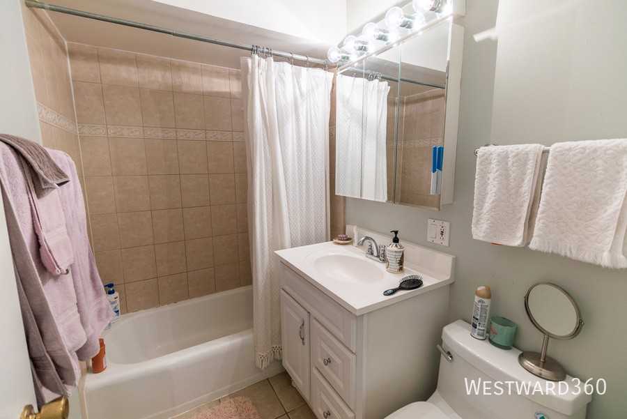 2336 N Commonwealth Ave #202 - Photo 6 of 9