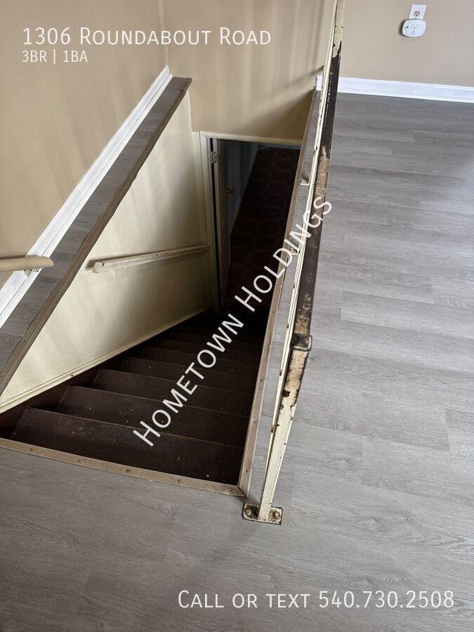 1306 Roundabout Rd - Photo 3 of 11