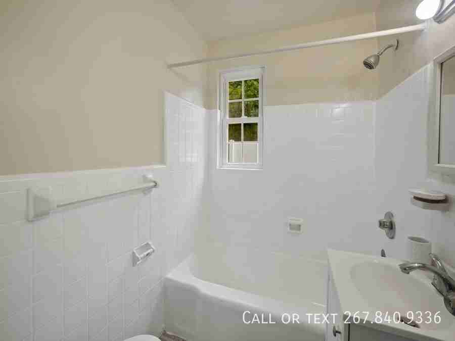 24 Danbury St Se #4 - Photo 2 of 50