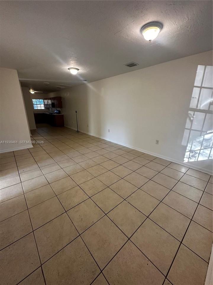 10623 Sw 170th Ter - Photo 3 of 15