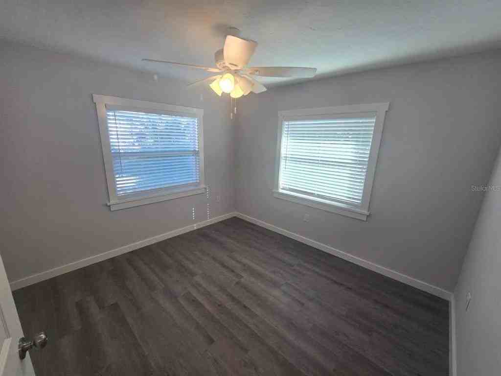 107 29th St #107 - Photo 4 of 13