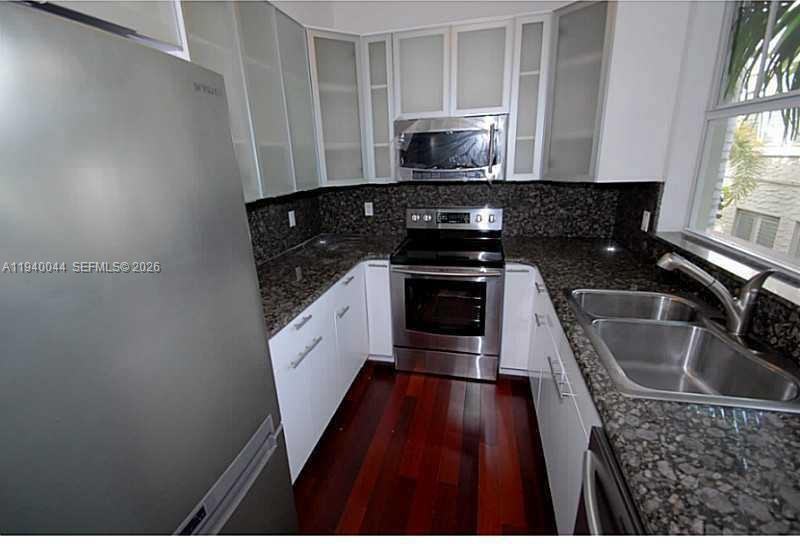 Flamingo-Lummus #929-5 - Photo 2 of 16