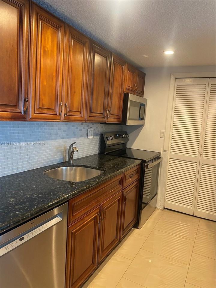 120 Lakeview Dr #120-314 - Photo 7 of 8